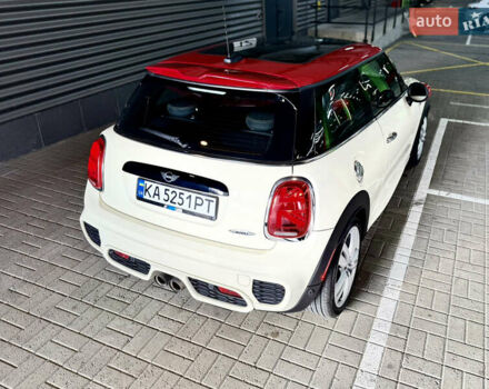 Белый Мини Купер, объемом двигателя 2 л и пробегом 53 тыс. км за 26500 $, фото 26 на Automoto.ua