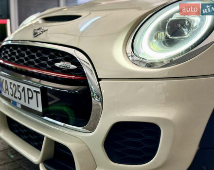 Белый Мини Купер, объемом двигателя 2 л и пробегом 53 тыс. км за 26500 $, фото 18 на Automoto.ua