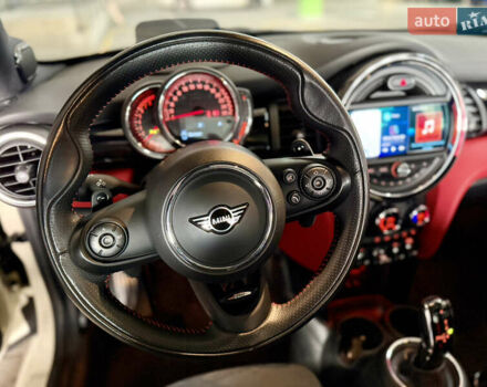 Белый Мини Купер, объемом двигателя 2 л и пробегом 53 тыс. км за 26500 $, фото 31 на Automoto.ua