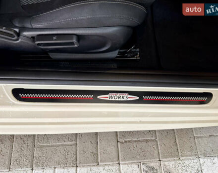 Белый Мини Купер, объемом двигателя 2 л и пробегом 53 тыс. км за 26500 $, фото 50 на Automoto.ua