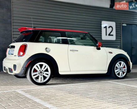 Белый Мини Купер, объемом двигателя 2 л и пробегом 53 тыс. км за 26500 $, фото 5 на Automoto.ua