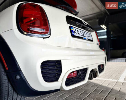 Белый Мини Купер, объемом двигателя 2 л и пробегом 53 тыс. км за 26500 $, фото 13 на Automoto.ua