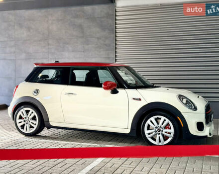 Белый Мини Купер, объемом двигателя 2 л и пробегом 53 тыс. км за 26500 $, фото 4 на Automoto.ua