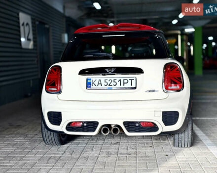Белый Мини Купер, объемом двигателя 2 л и пробегом 53 тыс. км за 26500 $, фото 8 на Automoto.ua