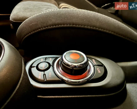 Белый Мини Купер, объемом двигателя 2 л и пробегом 53 тыс. км за 26500 $, фото 46 на Automoto.ua