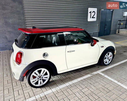 Белый Мини Купер, объемом двигателя 2 л и пробегом 53 тыс. км за 26500 $, фото 25 на Automoto.ua