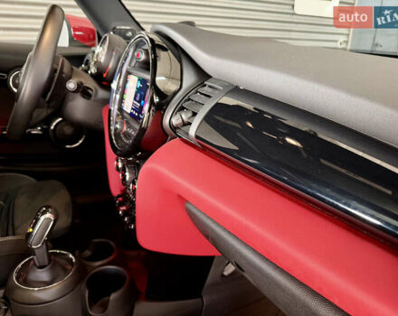 Белый Мини Купер, объемом двигателя 2 л и пробегом 53 тыс. км за 26500 $, фото 48 на Automoto.ua