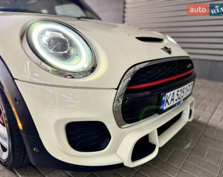 Белый Мини Купер, объемом двигателя 2 л и пробегом 53 тыс. км за 26500 $, фото 20 на Automoto.ua