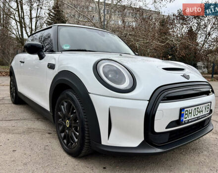 Белый Мини Купер, объемом двигателя 0 л и пробегом 8 тыс. км за 19900 $, фото 1 на Automoto.ua