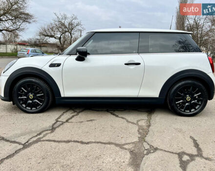 Белый Мини Купер, объемом двигателя 0 л и пробегом 8 тыс. км за 19900 $, фото 5 на Automoto.ua