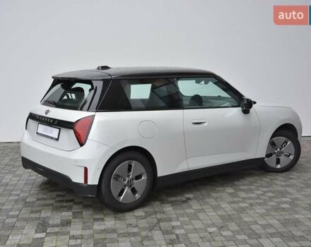 Белый Мини Купер, объемом двигателя 0 л и пробегом 1 тыс. км за 31897 $, фото 2 на Automoto.ua