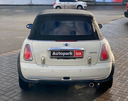 Білий Міні Cooper, об'ємом двигуна 1.6 л та пробігом 246 тис. км за 6990 $, фото 5 на Automoto.ua