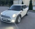 Белый Мини Купер, объемом двигателя 1.6 л и пробегом 335 тыс. км за 7000 $, фото 1 на Automoto.ua