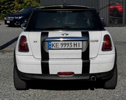 Білий Міні Cooper, об'ємом двигуна 1.6 л та пробігом 150 тис. км за 7200 $, фото 6 на Automoto.ua