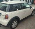Білий Міні Cooper, об'ємом двигуна 1.4 л та пробігом 195 тис. км за 4000 $, фото 2 на Automoto.ua