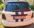 Білий Міні Cooper, об'ємом двигуна 1.6 л та пробігом 142 тис. км за 6000 $, фото 3 на Automoto.ua