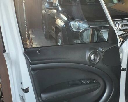 Белый Мини Купер, объемом двигателя 1.6 л и пробегом 135 тыс. км за 15500 $, фото 5 на Automoto.ua