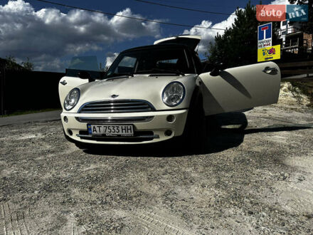 Мини Купер 2004 в Ивано-Франковске на Automoto.ua Белый Мини Купер, объемом двигателя 1.6 л и пробегом 250 тыс. км за 4499 $, фото 1 на Automoto.ua