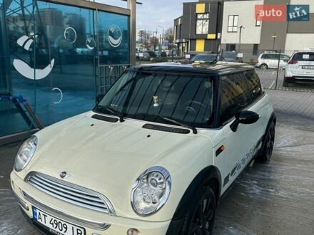 Белый Мини Купер, объемом двигателя 1.6 л и пробегом 250 тыс. км за 4500 $, фото 1 на Automoto.ua