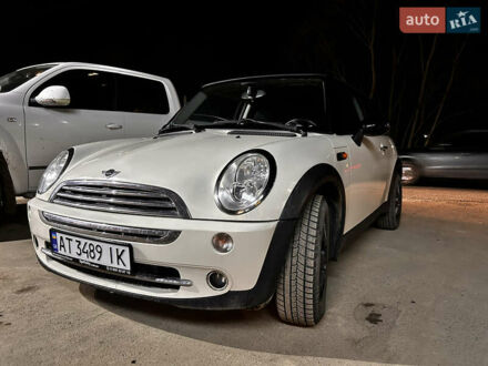 Белый Мини Купер, объемом двигателя 1.6 л и пробегом 260 тыс. км за 4500 $, фото 1 на Automoto.ua