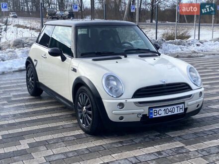 Білий Міні Cooper, об'ємом двигуна 1.4 л та пробігом 241 тис. км за 3800 $, фото 1 на Automoto.ua