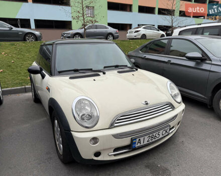 Белый Мини Купер, объемом двигателя 1.6 л и пробегом 193 тыс. км за 5200 $, фото 1 на Automoto.ua