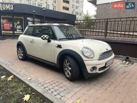 Мини Купер 2007 в Киеве на Automoto.ua Белый Мини Купер, объемом двигателя 1.6 л и пробегом 170 тыс. км за 4500 $, фото 1 на Automoto.ua