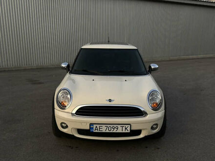 Белый Мини Купер, объемом двигателя 1.6 л и пробегом 171 тыс. км за 7000 $, фото 1 на Automoto.ua
