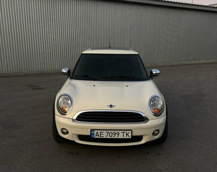 Белый Мини Купер, объемом двигателя 1.6 л и пробегом 171 тыс. км за 7000 $, фото 1 на Automoto.ua