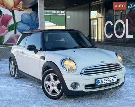 Белый Мини Купер, объемом двигателя 1.6 л и пробегом 236 тыс. км за 5550 $, фото 1 на Automoto.ua