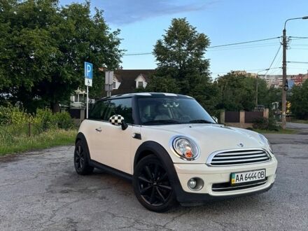 Білий Міні Cooper, об'ємом двигуна 1.6 л та пробігом 168 тис. км за 6749 $, фото 1 на Automoto.ua