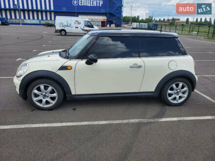 Білий Міні Cooper, об'ємом двигуна 1.6 л та пробігом 232 тис. км за 5500 $, фото 1 на Automoto.ua