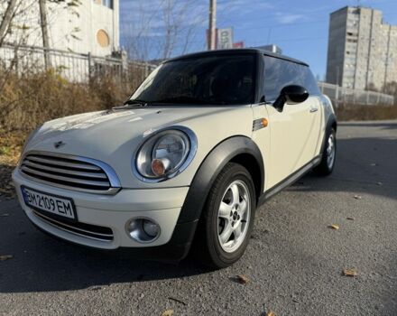 Белый Мини Купер, объемом двигателя 1.6 л и пробегом 193 тыс. км за 6300 $, фото 1 на Automoto.ua