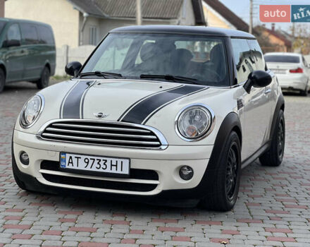 Белый Мини Купер, объемом двигателя 1.6 л и пробегом 178 тыс. км за 6499 $, фото 1 на Automoto.ua