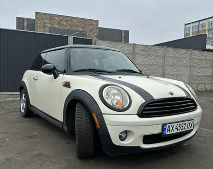 Белый Мини Купер, объемом двигателя 1.6 л и пробегом 152 тыс. км за 8200 $, фото 1 на Automoto.ua