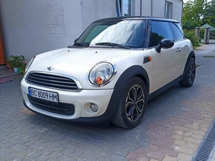 Білий Міні Cooper, об'ємом двигуна 1.6 л та пробігом 194 тис. км за 5700 $, фото 1 на Automoto.ua