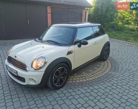 Білий Міні Cooper, об'ємом двигуна 1.6 л та пробігом 192 тис. км за 5500 $, фото 1 на Automoto.ua