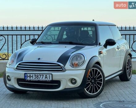 Білий Міні Cooper, об'ємом двигуна 1.6 л та пробігом 180 тис. км за 7200 $, фото 1 на Automoto.ua