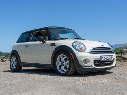 Білий Міні Cooper, об'ємом двигуна 1.6 л та пробігом 159 тис. км за 7500 $, фото 1 на Automoto.ua