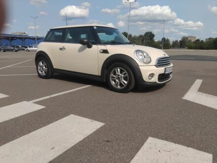 Міні Cooper 2011 у Києві на Automoto.ua Білий Міні Cooper, об'ємом двигуна 1.6 л та пробігом 220 тис. км за 6900 $, фото 1 на Automoto.ua