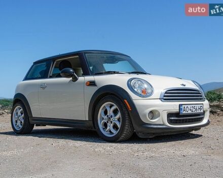 Білий Міні Cooper, об'ємом двигуна 1.6 л та пробігом 158 тис. км за 7700 $, фото 1 на Automoto.ua