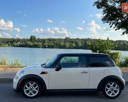 Білий Міні Cooper, об'ємом двигуна 1.6 л та пробігом 128 тис. км за 8800 $, фото 1 на Automoto.ua