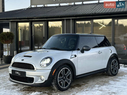 Білий Міні Cooper, об'ємом двигуна 1.6 л та пробігом 233 тис. км за 7490 $, фото 1 на Automoto.ua