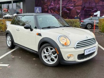 Міні Cooper 2012 у Києві на Automoto.ua Білий Міні Cooper, об'ємом двигуна 1.6 л та пробігом 131 тис. км за 8990 $, фото 1 на Automoto.ua