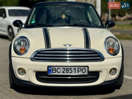Белый Мини Купер, объемом двигателя 1.54 л и пробегом 178 тыс. км за 6800 $, фото 1 на Automoto.ua