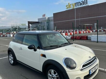 Білий Міні Cooper, об'ємом двигуна 1.6 л та пробігом 219 тис. км за 8500 $, фото 1 на Automoto.ua