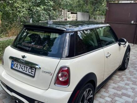 Белый Мини Купер, объемом двигателя 1.6 л и пробегом 69 тыс. км за 8000 $, фото 1 на Automoto.ua