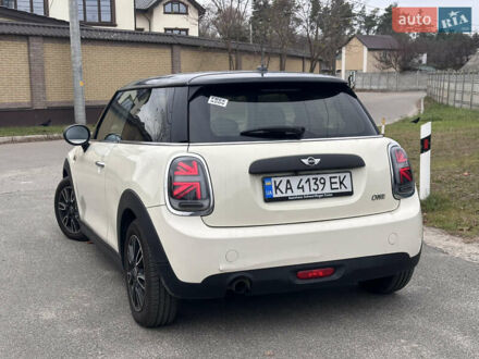 Білий Міні Cooper, об'ємом двигуна 1.3 л та пробігом 122 тис. км за 5900 $, фото 1 на Automoto.ua