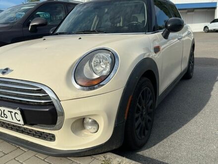 Білий Міні Cooper, об'ємом двигуна 1.5 л та пробігом 140 тис. км за 8500 $, фото 1 на Automoto.ua