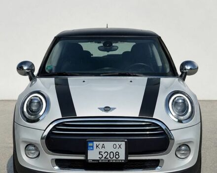 Білий Міні Cooper, об'ємом двигуна 1.5 л та пробігом 161 тис. км за 12600 $, фото 1 на Automoto.ua